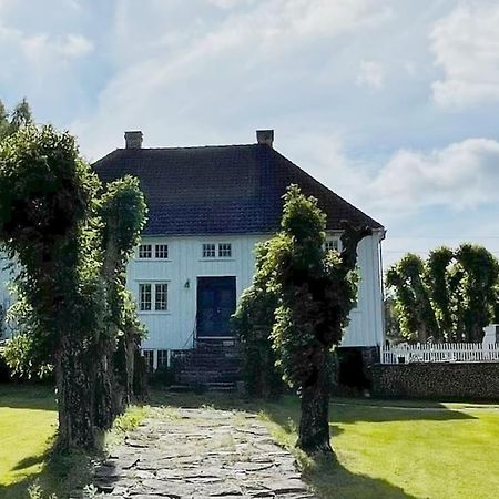 Bosvik Gard, Nyrenovert Leilighet I Hovedhus Fra 1756 Risor Bagian luar foto