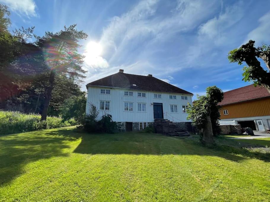 Bosvik Gard, Nyrenovert Leilighet I Hovedhus Fra 1756 Risor Bagian luar foto